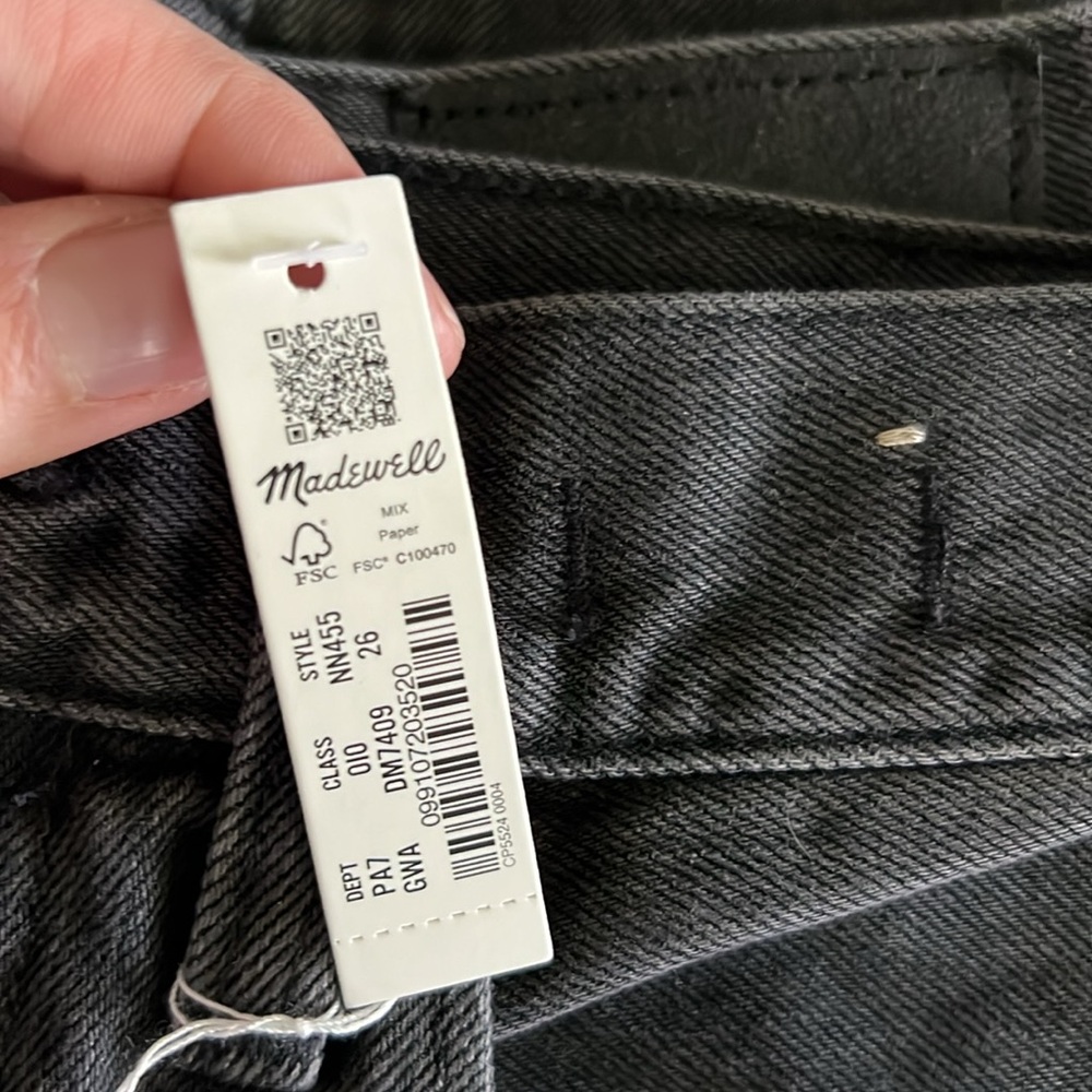 Superwide-Leg Jeans in Gunter Wash - Picture 4 of 5